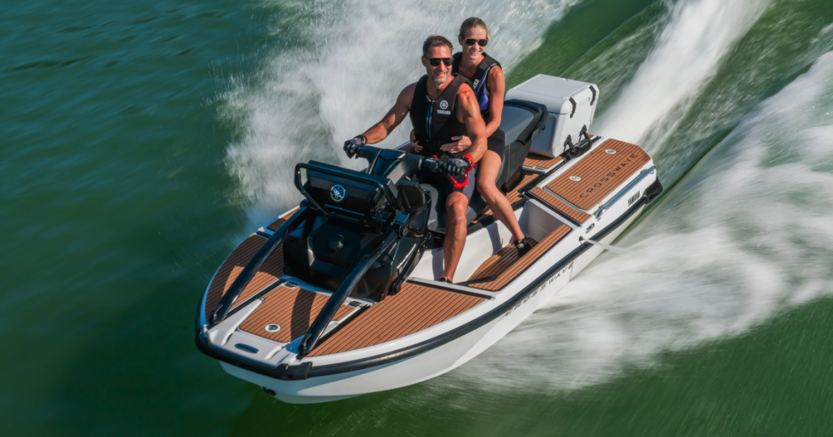 Yamaha revela CrossWave 2026, primeiro jet ski de quatro lugares do mercado