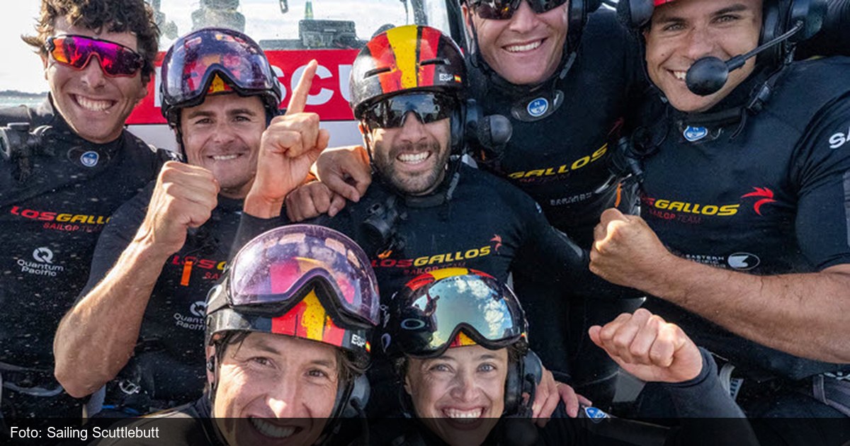 Equipe espanhola Los Gallos do SailGP em ação durante a etapa de Portsmouth