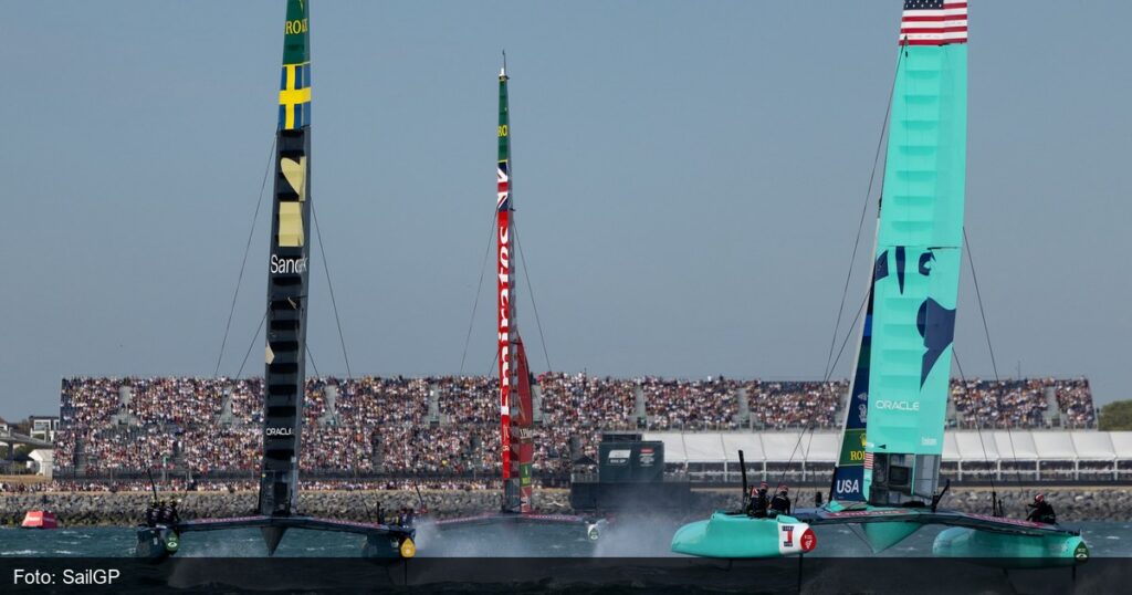 F50 em ação durante a etapa de Portsmouth do SailGP 2026