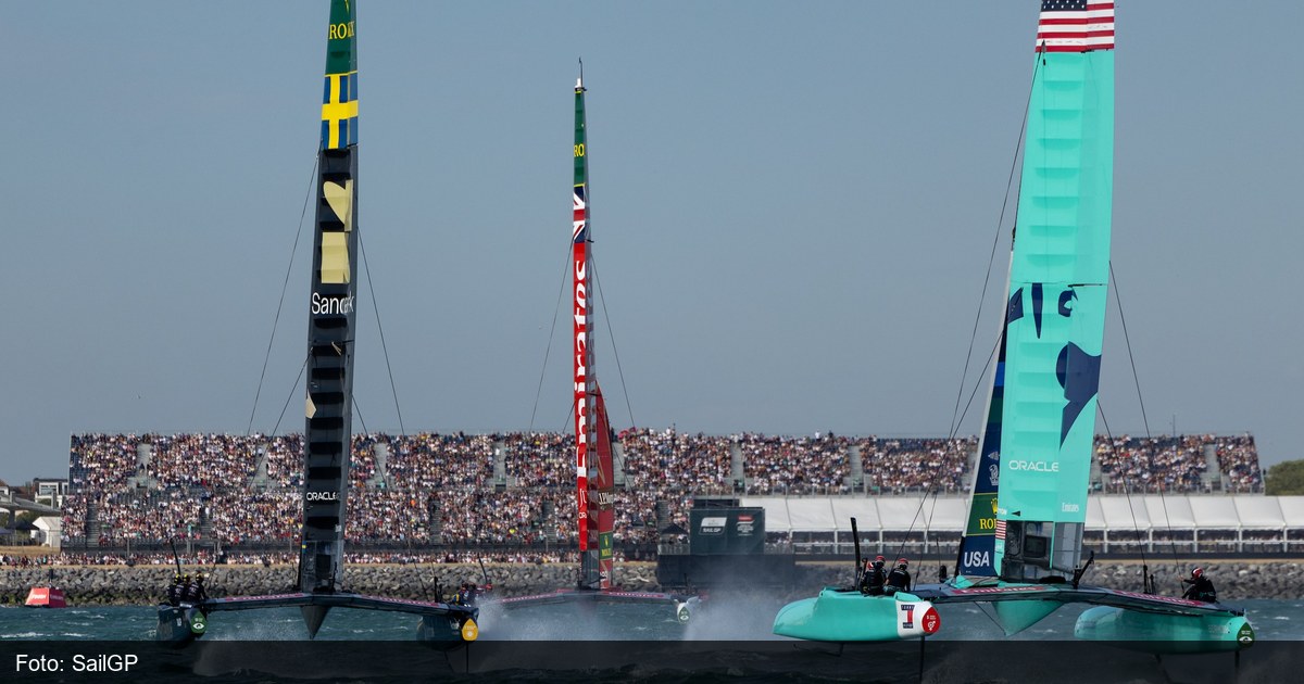 F50 em ação durante a etapa de Portsmouth do SailGP 2026