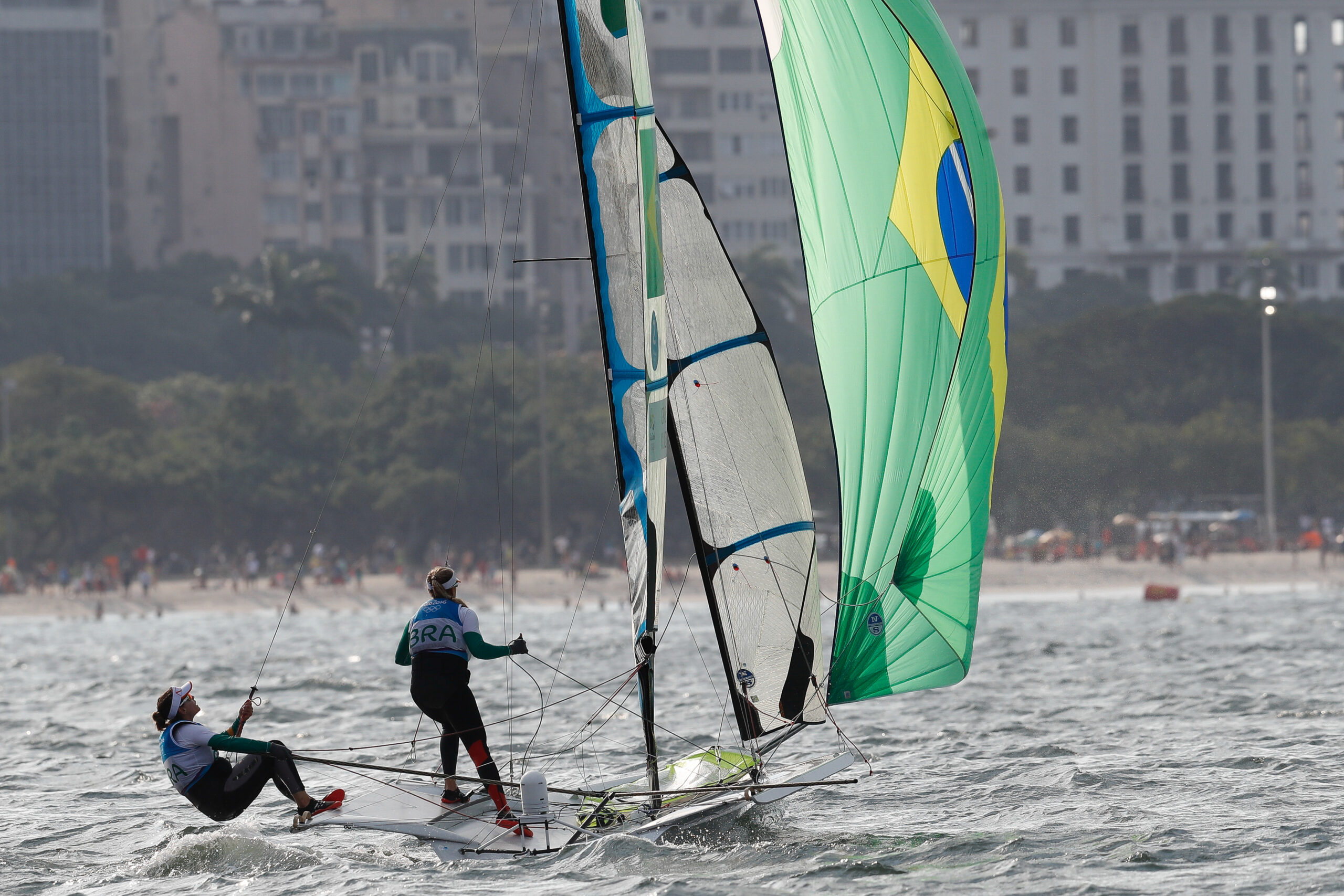 A velejadora Martine Grael durante regata